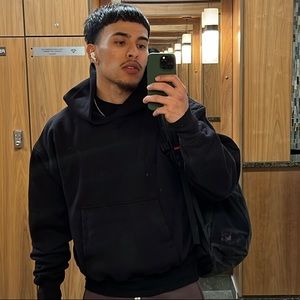 Meet your Posher, Max